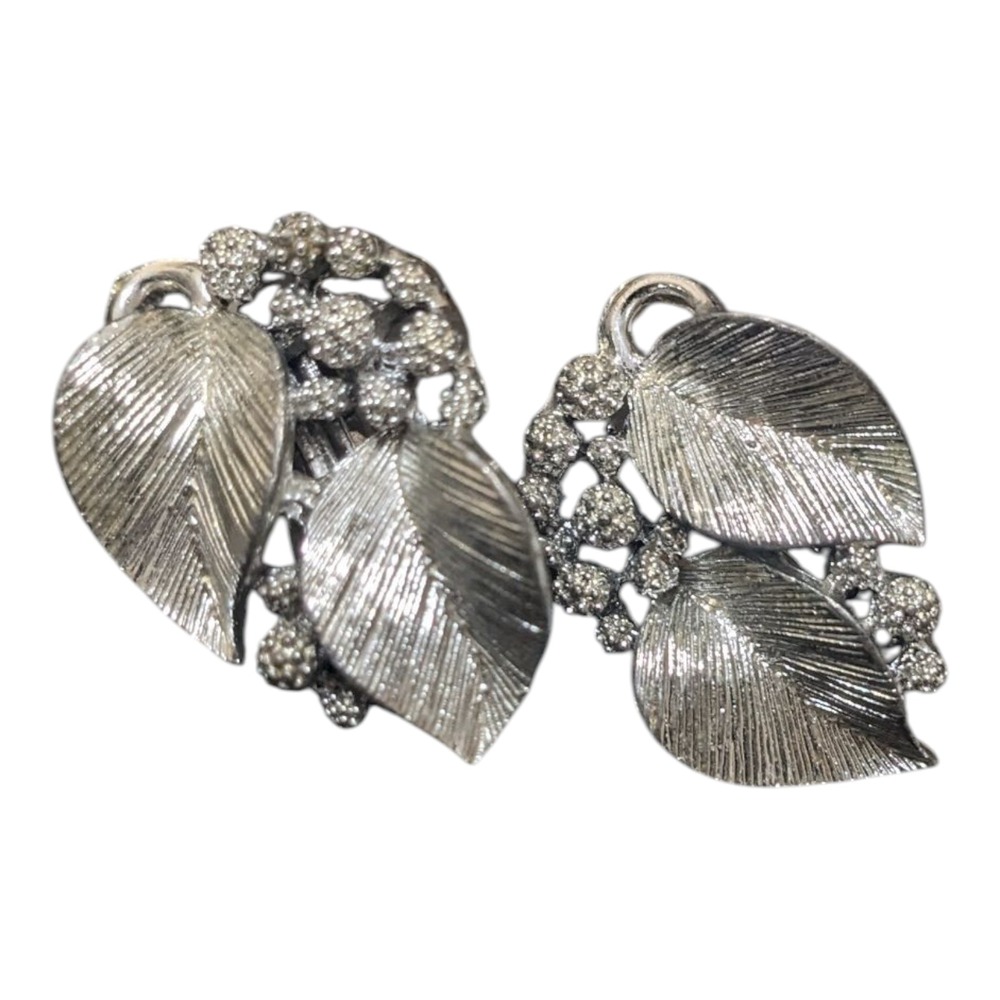 Lisner Vintage Silver Tone Leaf Clip On Earrings Signed‎ Retro Costume Jewelry